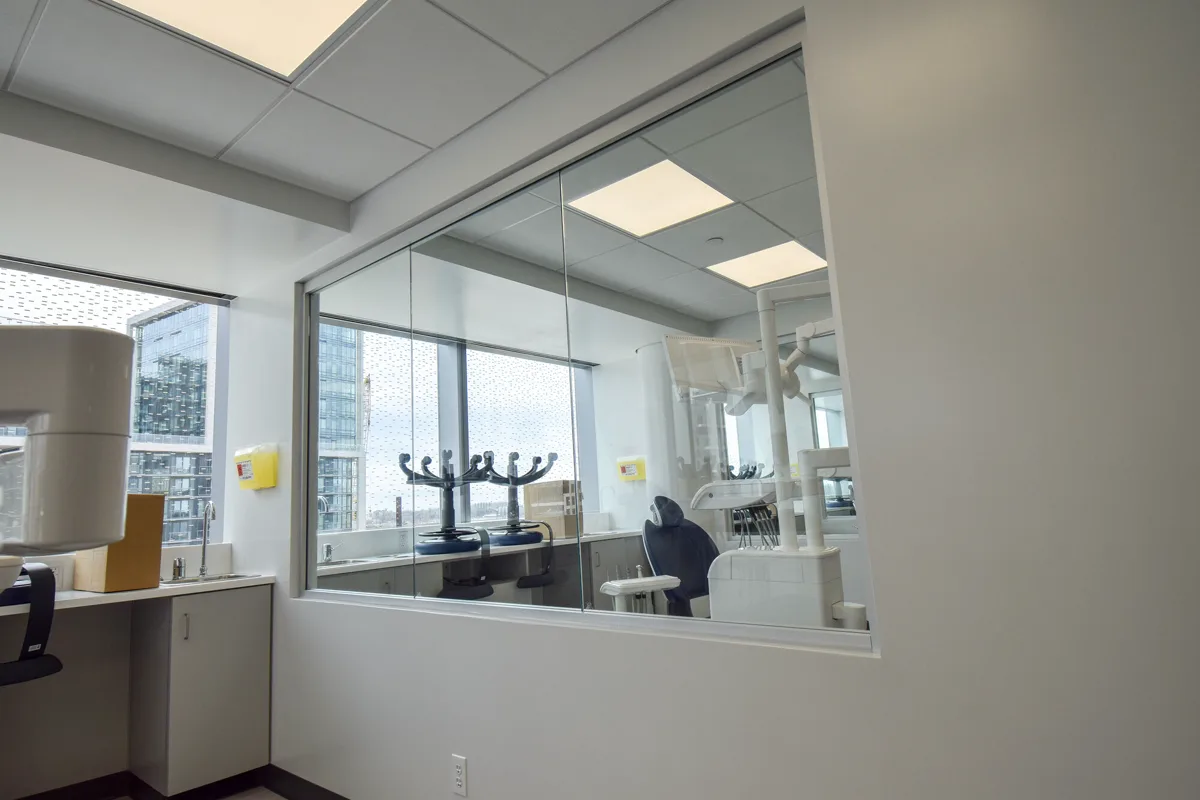 moodwall P1 glass wall system boardroom
