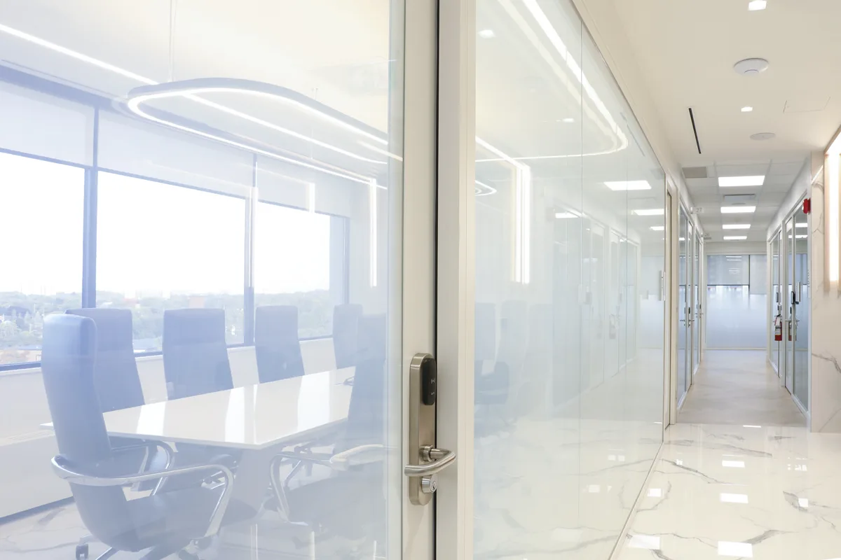 moodwall P4 open concept office glass walls